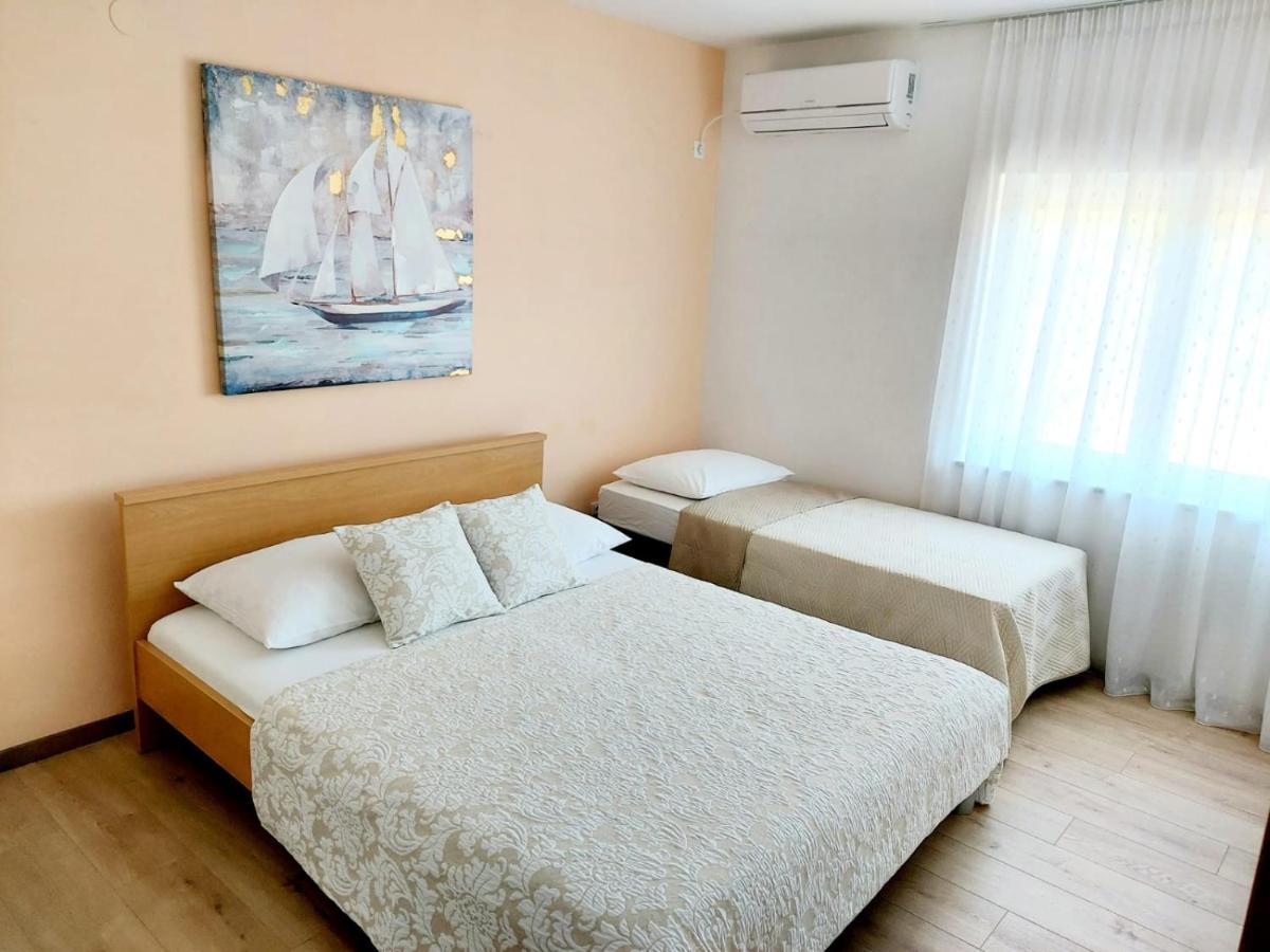 Apartments By The Sea Marina, Trogir - 9037 מראה חיצוני תמונה